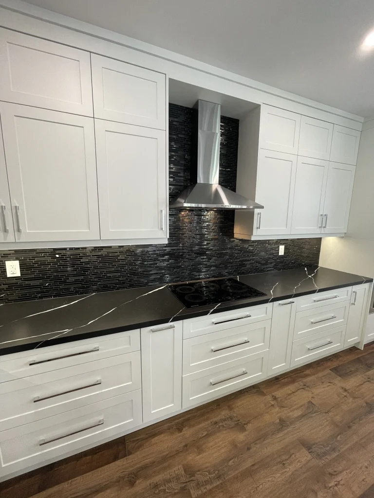 Kitchen remodeling in white tones, kitchens by CNG Contracting (photo 5)