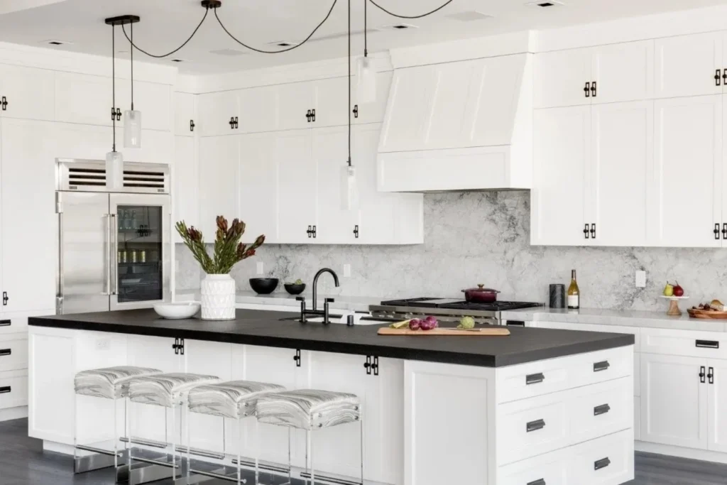 Kitchen remodeling in white tones, kitchens by CNG Contracting (photo 6)