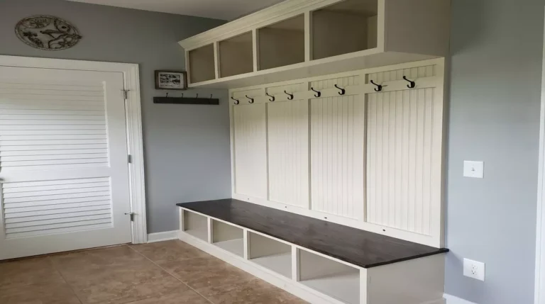 Professional Mudroom Bench with Hooks Toronto installation for entryway storage by CNG Contracting.