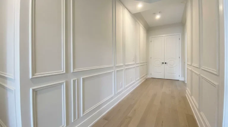 crown-molding-wainscoting-installation-694f04820a4-2fa.webp